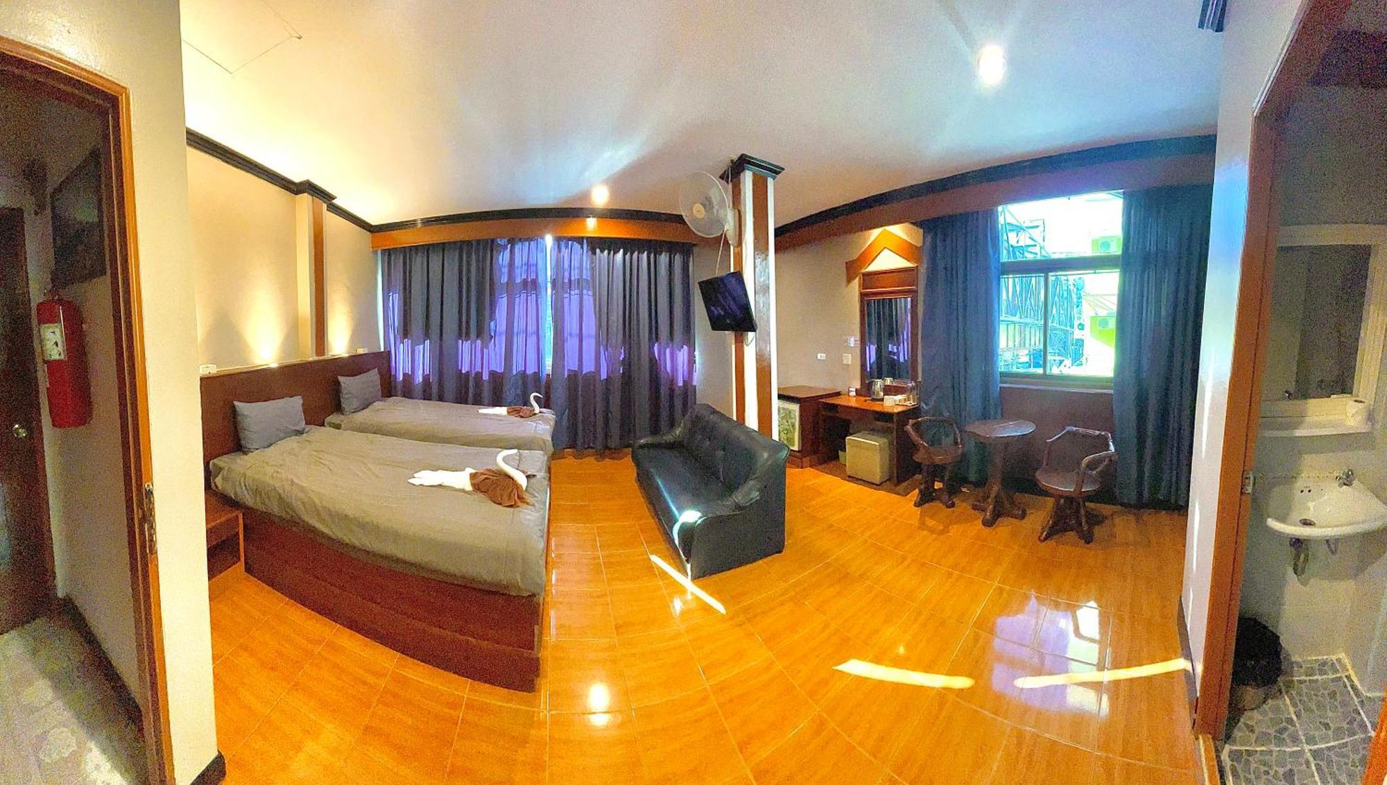 Centre Point Patong Hotel ภายนอก รูปภาพ