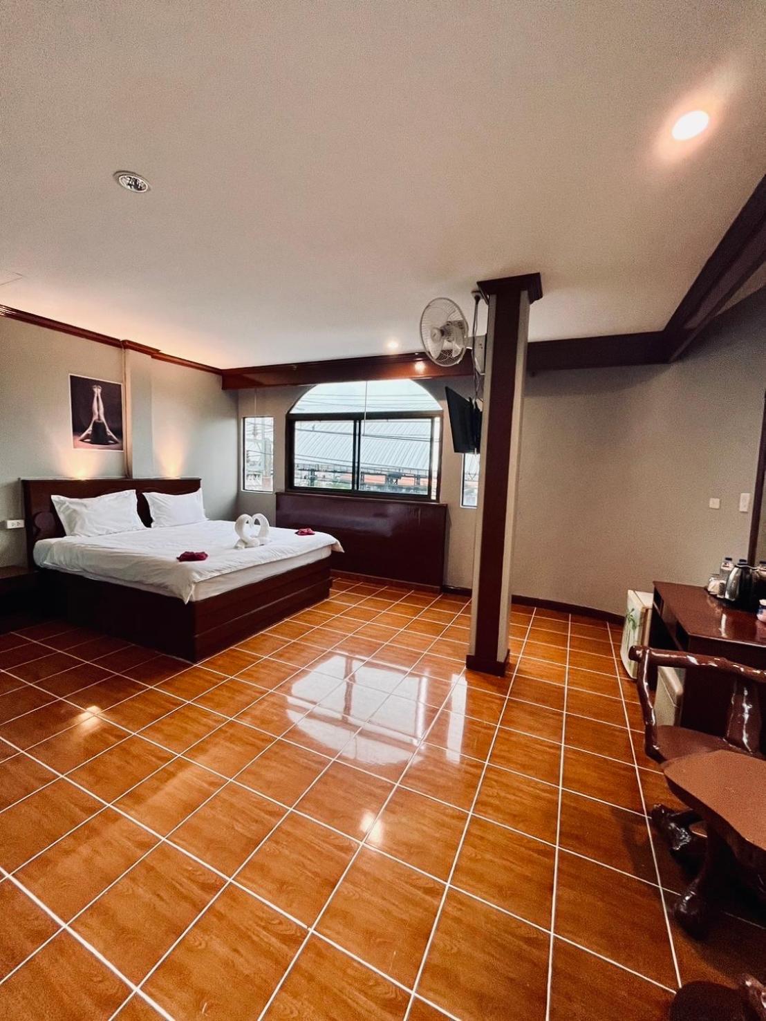 Centre Point Patong Hotel ภายนอก รูปภาพ