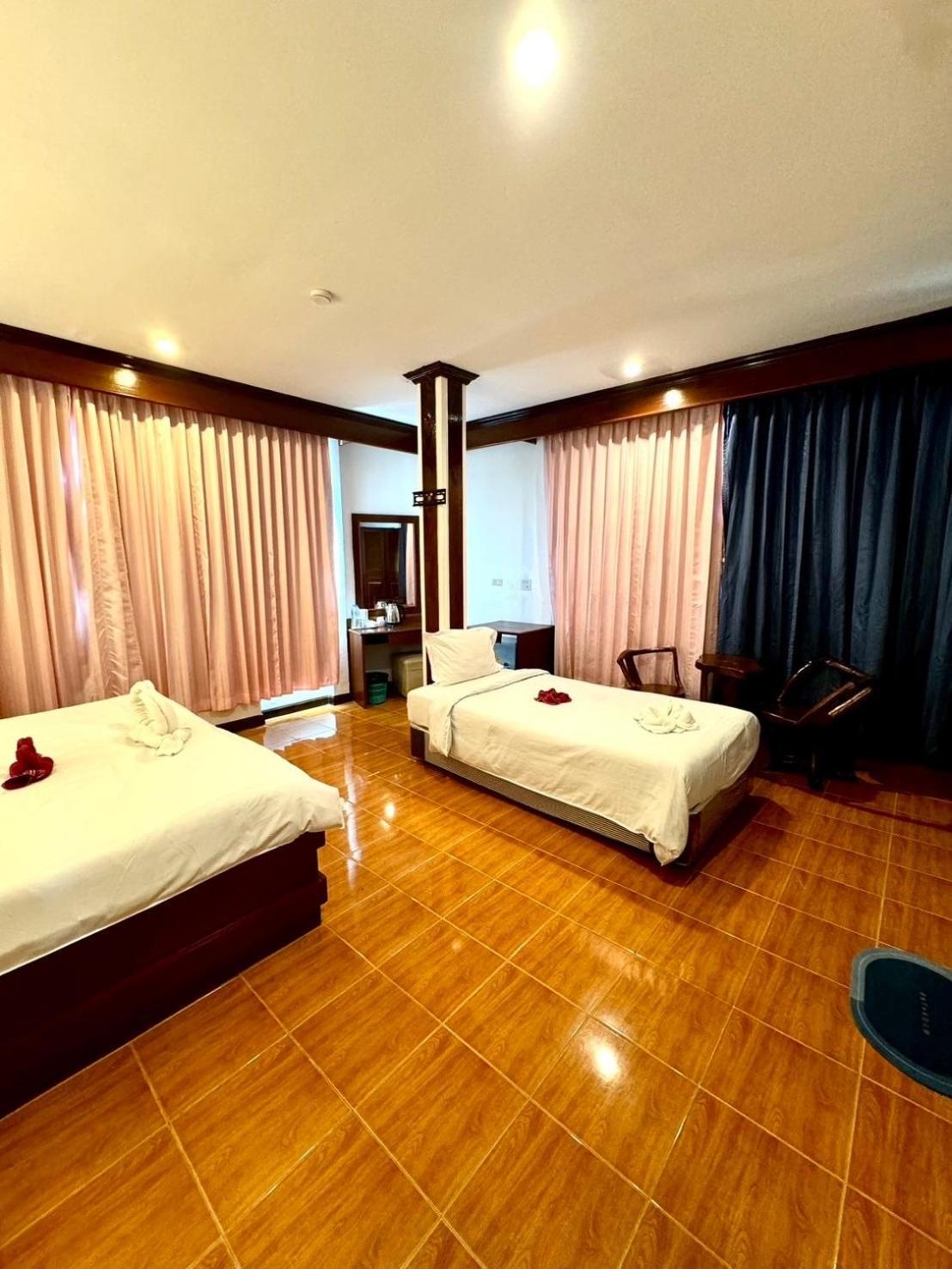 Centre Point Patong Hotel ภายนอก รูปภาพ