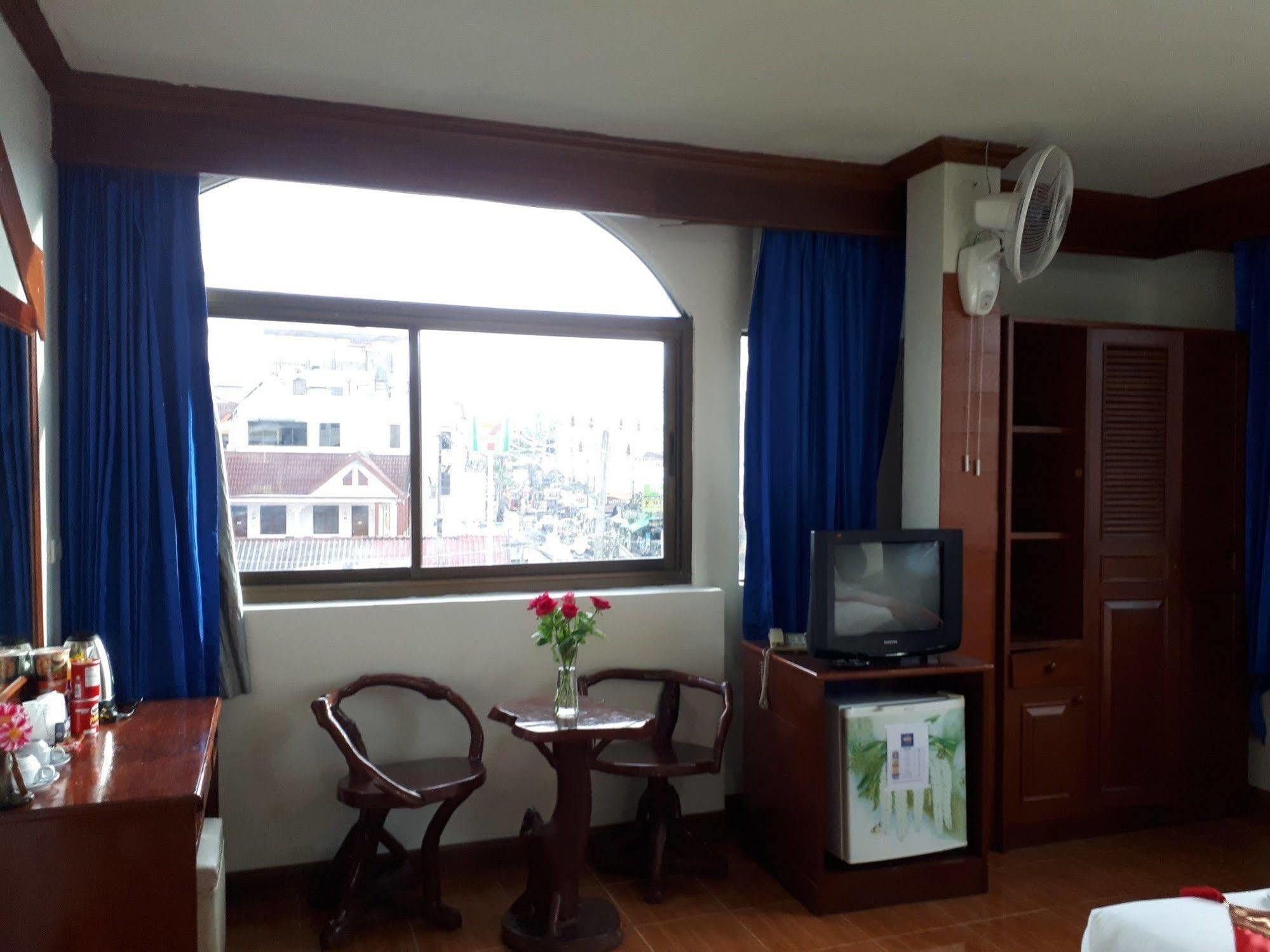 Centre Point Patong Hotel ภายนอก รูปภาพ