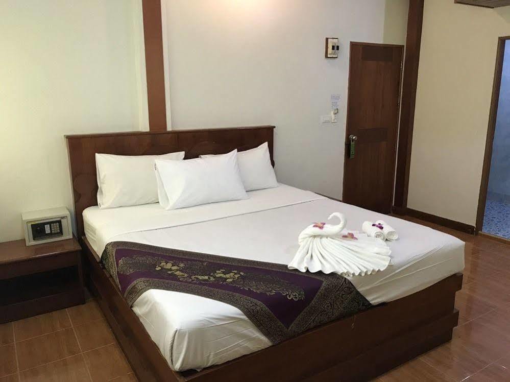 Centre Point Patong Hotel ภายนอก รูปภาพ